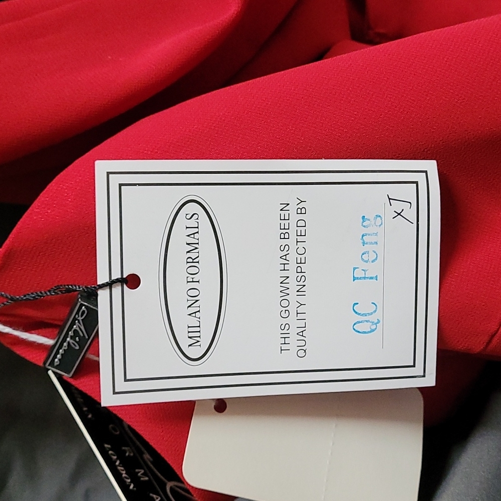 Dress - Picture 7 of 7